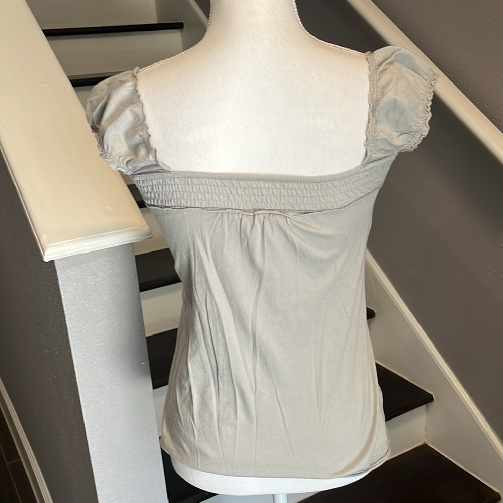 Abercrombie Gray Top with white & Gray front trim. Gathered straps & elastic Lg - Picture 8 of 13